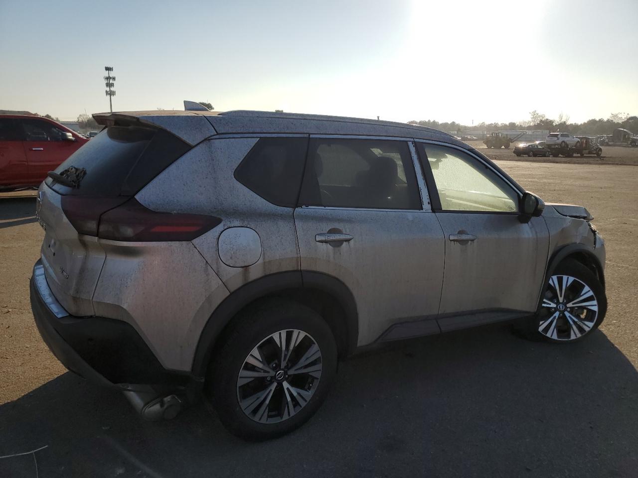 Obraz 3 z 2021 NISSAN ROGUE SV 2021 z VIN JN8AT3BB4MW220454