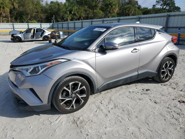 Obraz 1 z 2019 TOYOTA C-HR XLE 2019 z VIN NMTKHMBX8KR082013