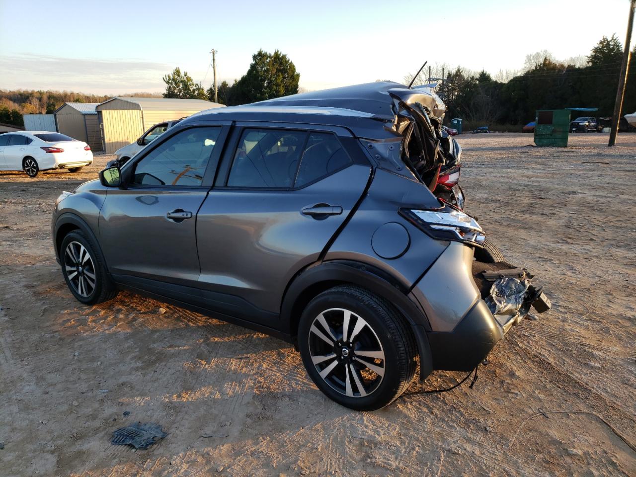 Изображение 2 2018 NISSAN KICKS S 2018 с VIN 3N1CP5CU9JL542502