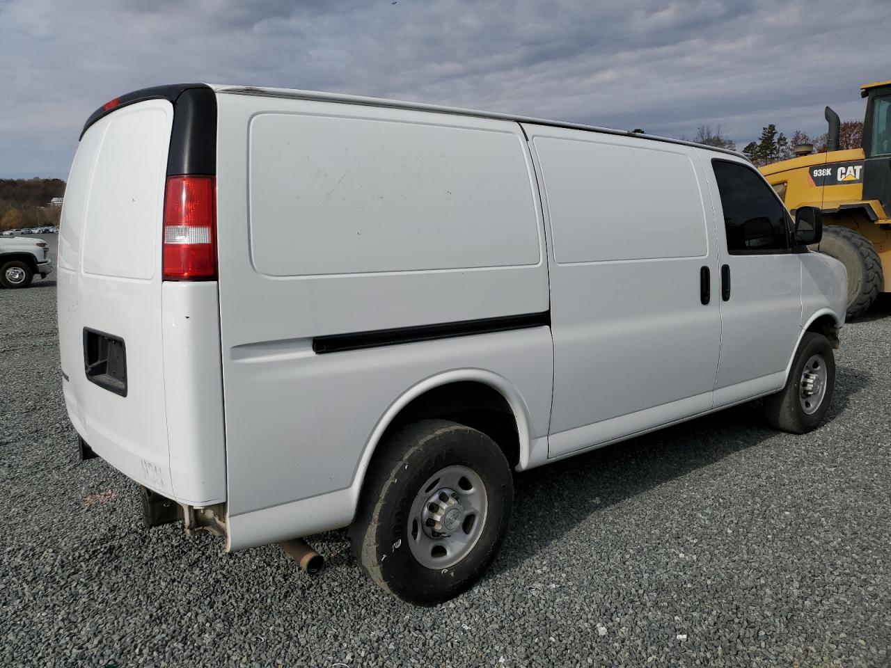 Image 3 of 2017 CHEVROLET EXPRESS G2500  2017 with VIN 1GCWGAFF4H1321200