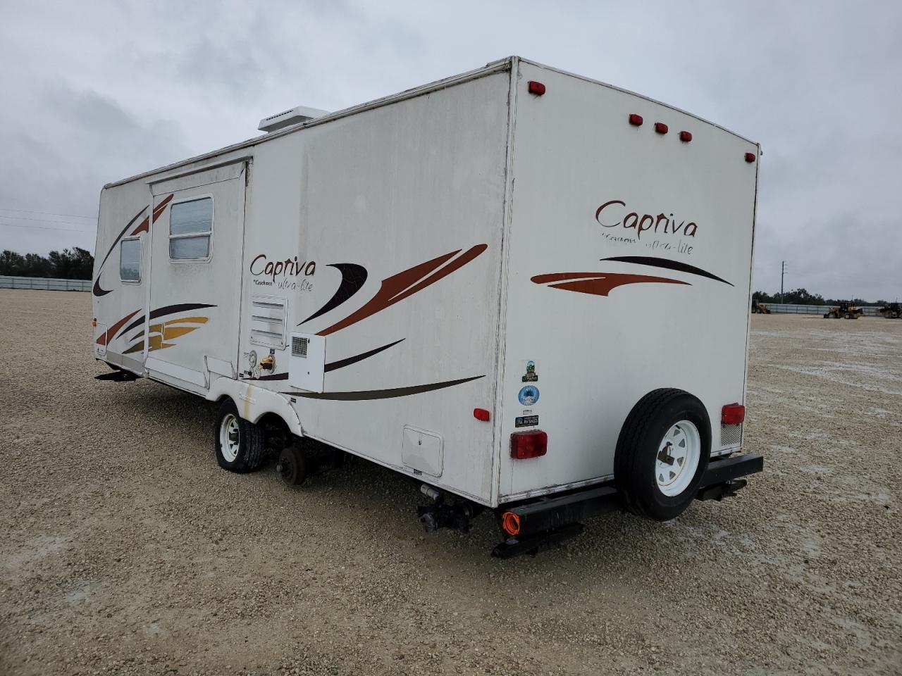 Image 3 of 2007 COACH CAMPER 2007 with VIN 1TC2B736971005332