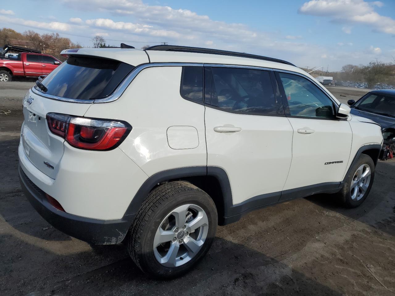 Изображение 3 2018 JEEP COMPASS LATITUDE 2018 с VIN 3C4NJDBB8JT484884