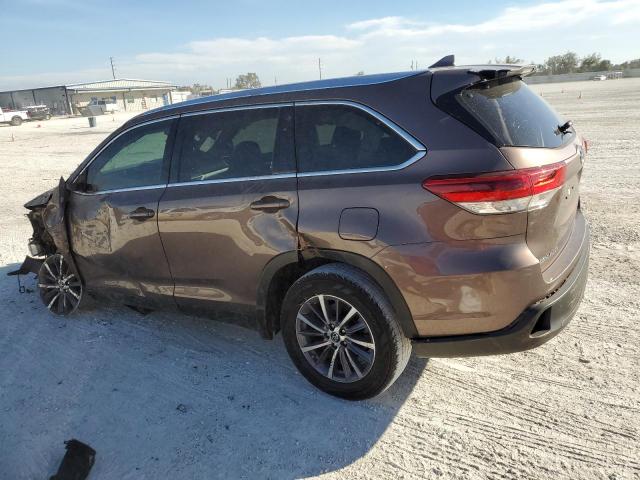 Image 2 of 2019 TOYOTA HIGHLANDER SE 2019 with VIN 5TDKZRFH6KS340138