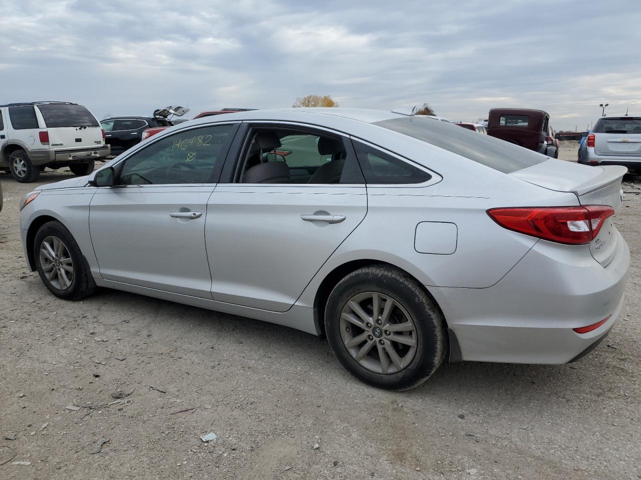 Obraz 2 z 2015 HYUNDAI SONATA SE 2015 z VIN 5NPE24AF7FH146482