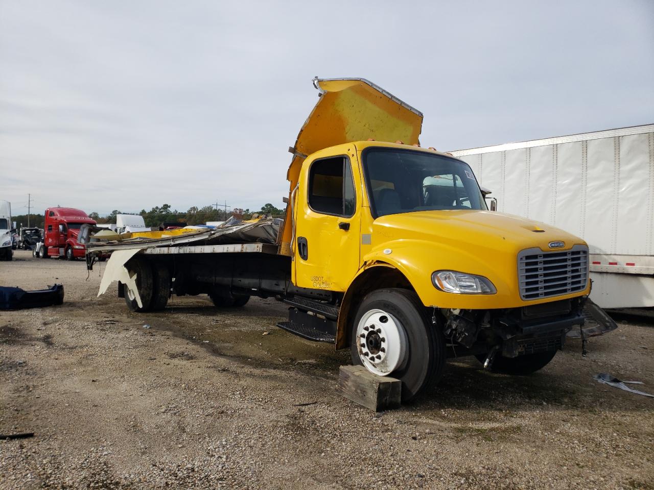 2019 FREIGHTLINER M2 106 MEDIUM DUTY 2019 image