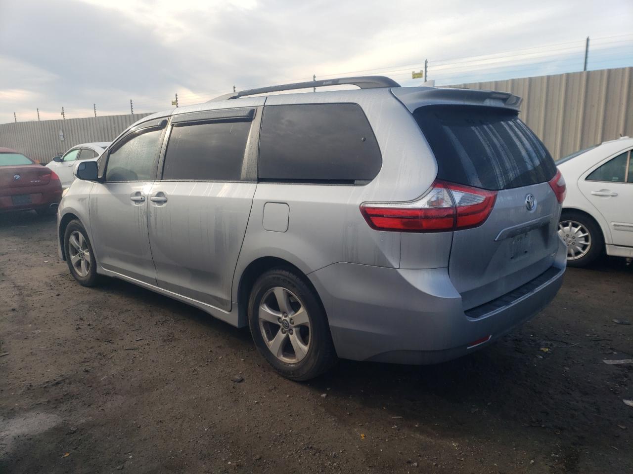 Image 2 of 2018 TOYOTA SIENNA LE 2018 with VIN 5TDKZ3DC5JS901710