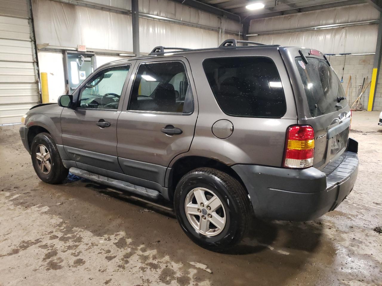 Изображение 2 2006 FORD ESCAPE XLS 2006 с VIN 1FMYU92Z86KA72709