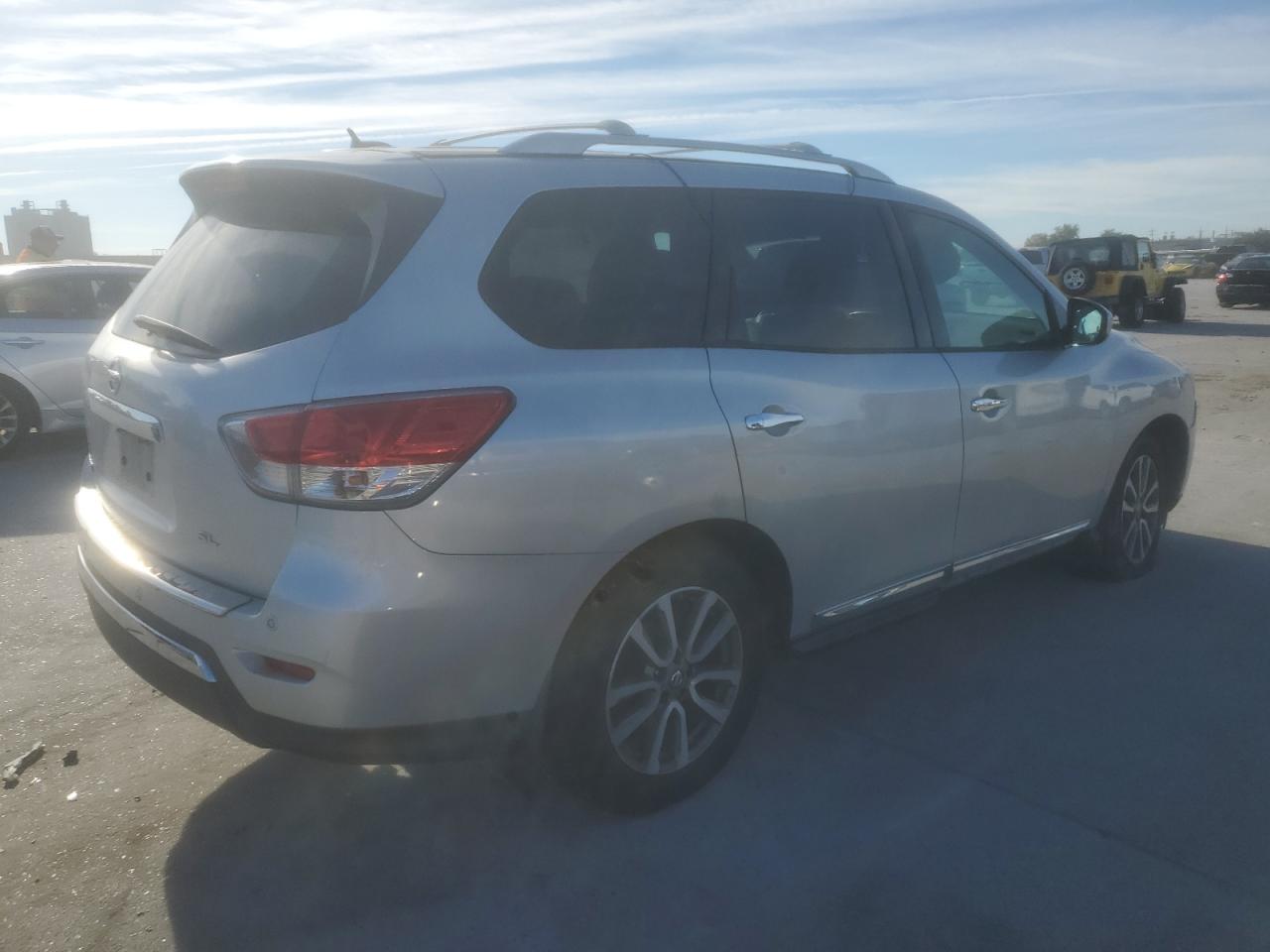 Image 3 of 2014 NISSAN PATHFINDER S 2014 with VIN 5N1AR2MN9EC625607