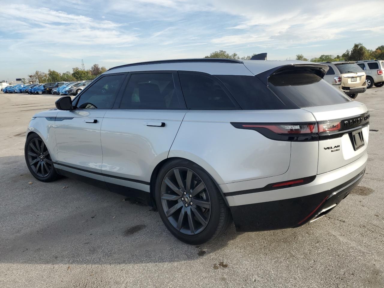 Obraz 2 z 2018 LAND ROVER RANGE ROVER VELAR R-DYNAMIC HSE 2018 z VIN SALYM2RV3JA745279