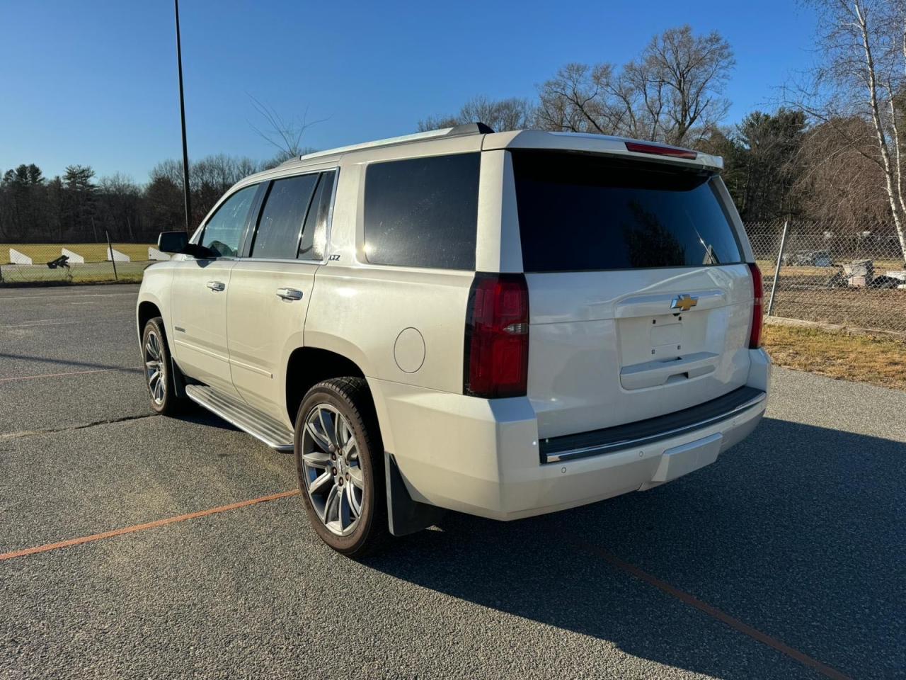 Image 3 of 2015 CHEVROLET TAHOE K1500 LTZ 2015 with VIN 1GNSKCKC0FR105208