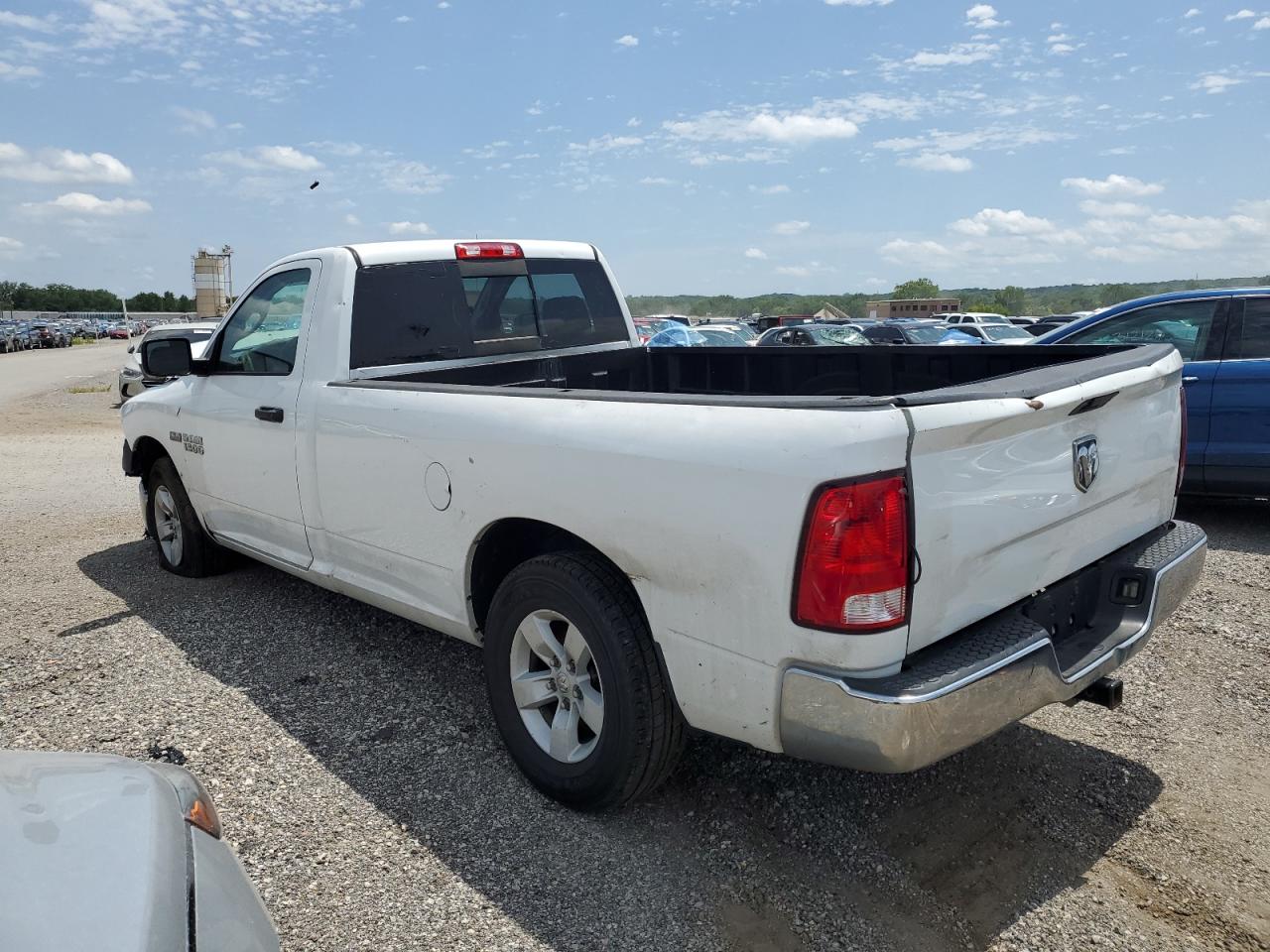 Изображение 2 2016 RAM 1500 ST 2016 с VIN 3C6JR6DT6GG255881