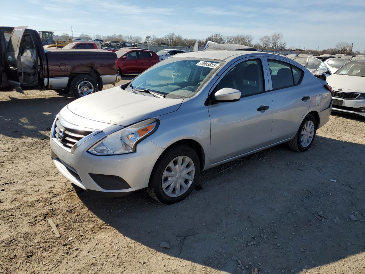 Изображение 1 2019 NISSAN VERSA S 2019 с VIN 3N1CN7AP0KL812524