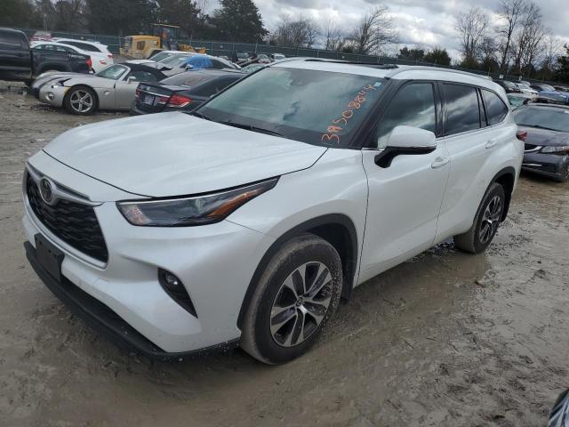 Image 1 of 2022 TOYOTA HIGHLANDER XLE 2022 with VIN 5TDGZRBH7NS199435
