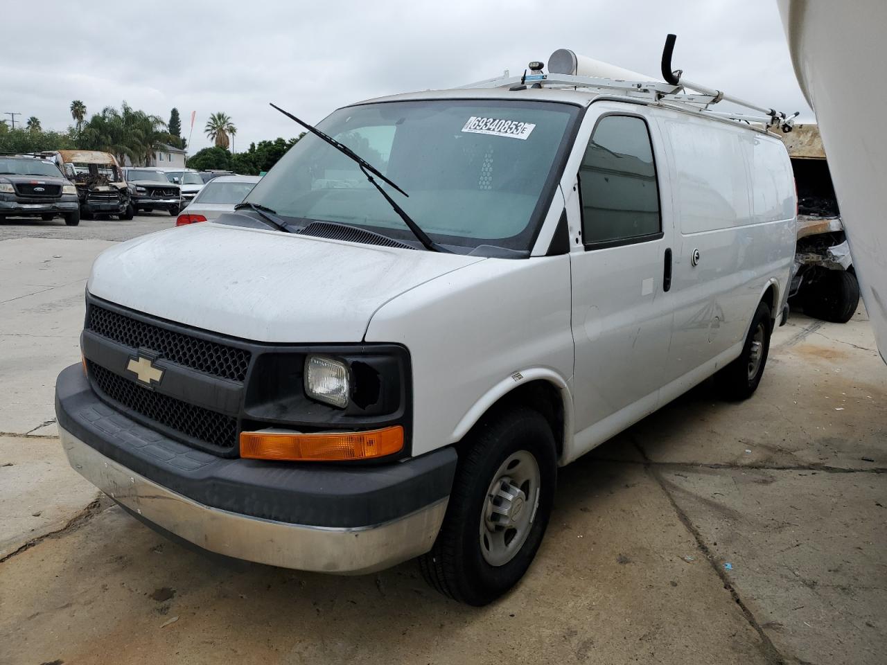 Image 1 of 2014 CHEVROLET EXPRESS G2500  2014 with VIN 1GCWGFCB6E1135992