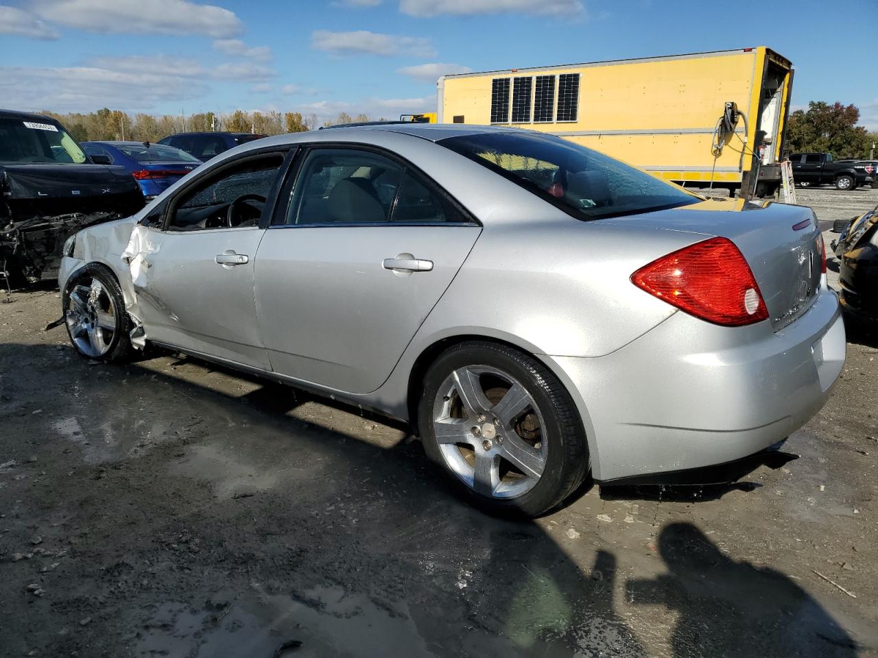 Image 2 of 2010 PONTIAC G6  2010 with VIN 1G2ZA5E09A4104253