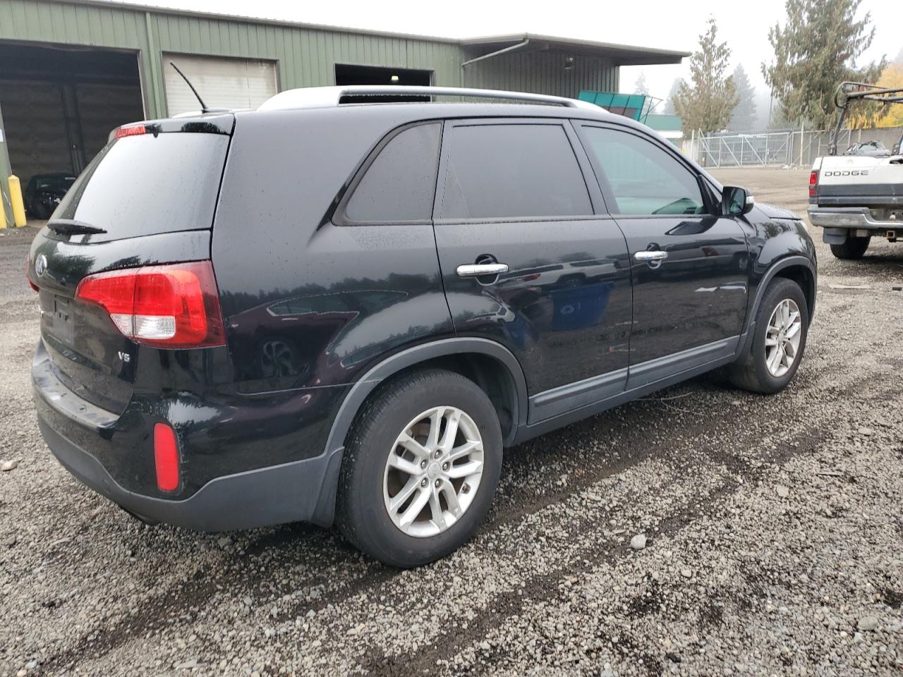 Obraz 3 z 2015 KIA SORENTO LX 2015 z VIN 5XYKT4A75FG599130