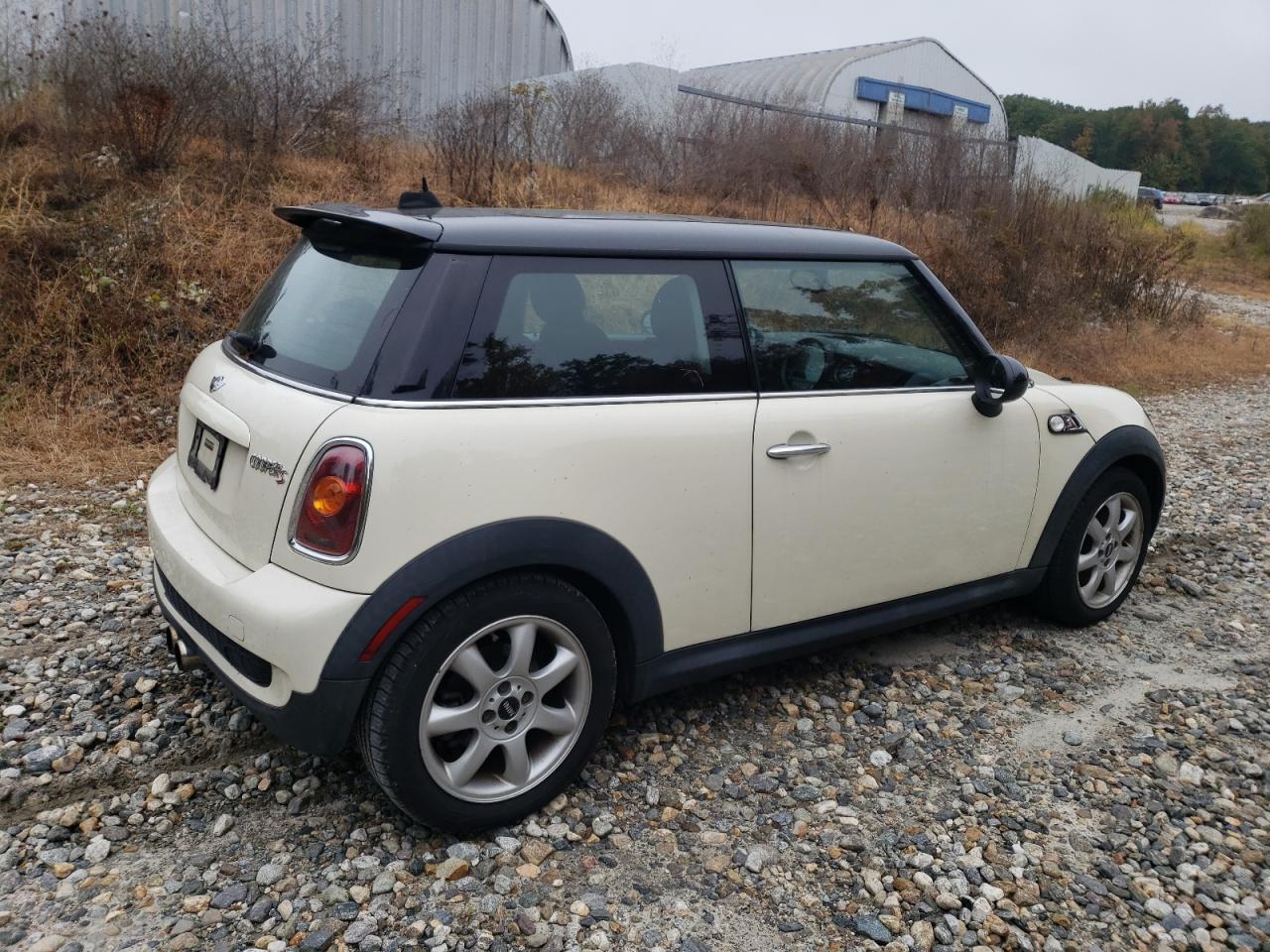 Image 3 of 2010 MINI COOPER S 2010 with VIN WMWMF7C57ATW89760