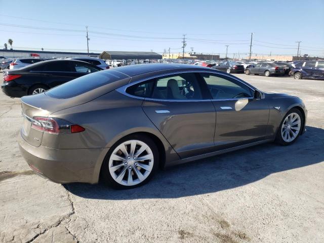 Obraz 3 z 2016 TESLA MODEL S  2016 z VIN 5YJSA1E20GF154130