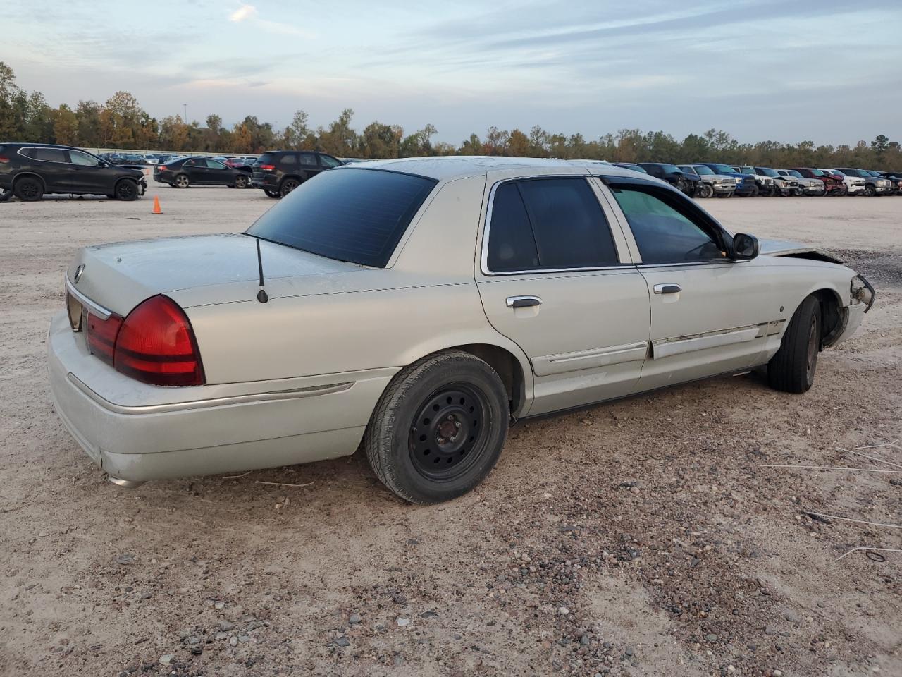 Изображение 3 2005 MERCURY GRAND MARQUIS GS 2005 с VIN 2MEFM74W55X622297