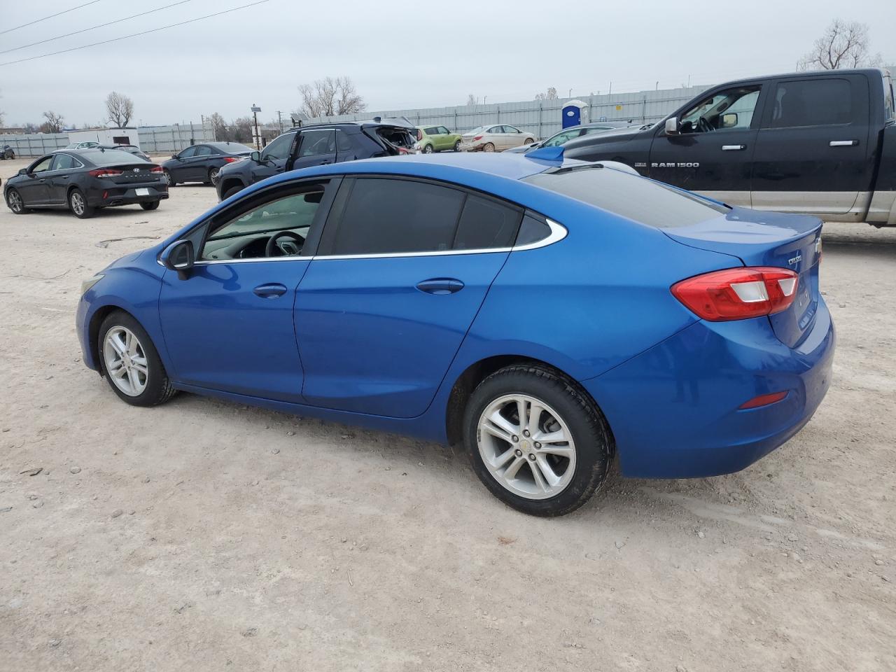 Изображение 2 2017 CHEVROLET CRUZE LT 2017 с VIN 1G1BE5SM4H7112822