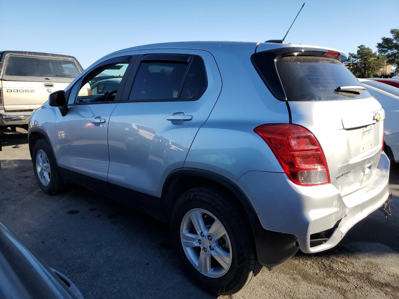 Image 2 of 2018 CHEVROLET TRAX LS 2018 with VIN KL7CJNSB9JB595178