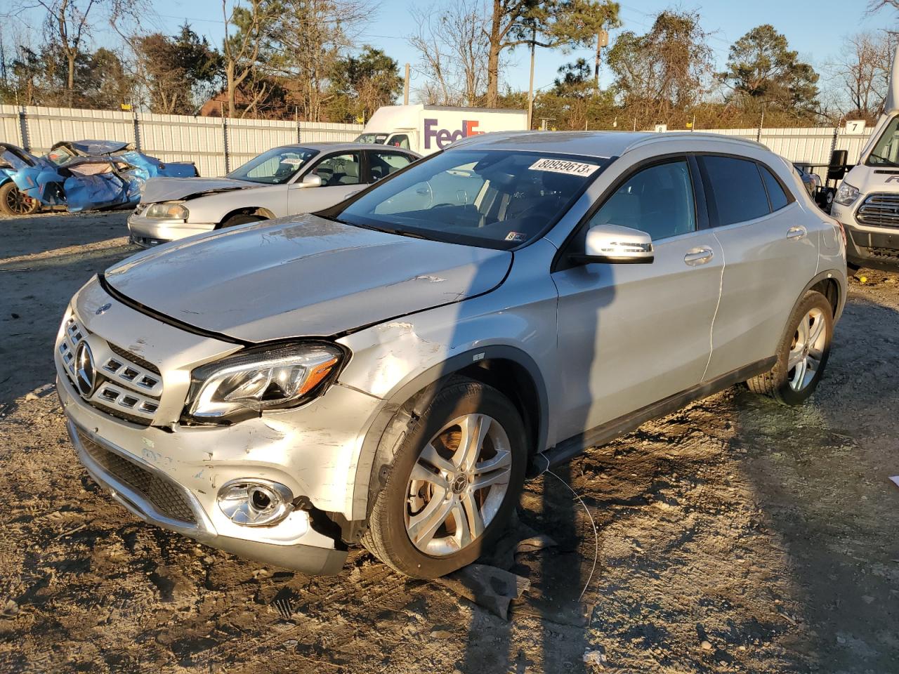 Image 1 of 2019 MERCEDES-BENZ GLA 250 2019 with VIN WDCTG4EB1KU020600