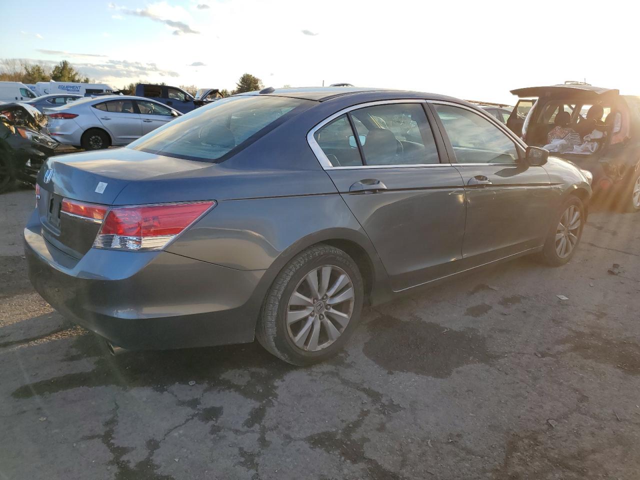 Изображение 3 2011 HONDA ACCORD EXL 2011 с VIN 1HGCP2F88BA006502