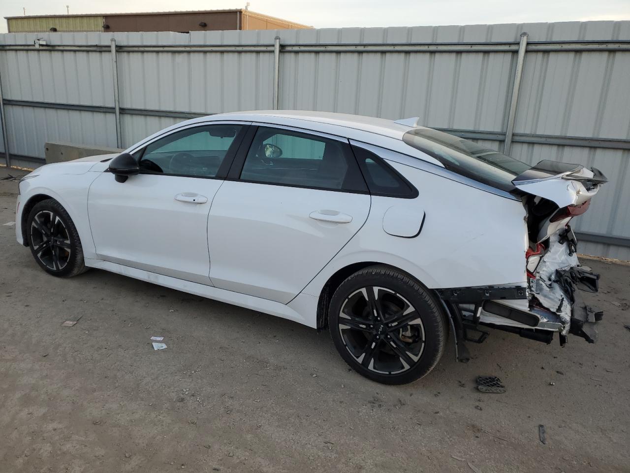 Изображение 2 2023 KIA K5 GT LINE 2023 с VIN 5XXG64J22PG179056