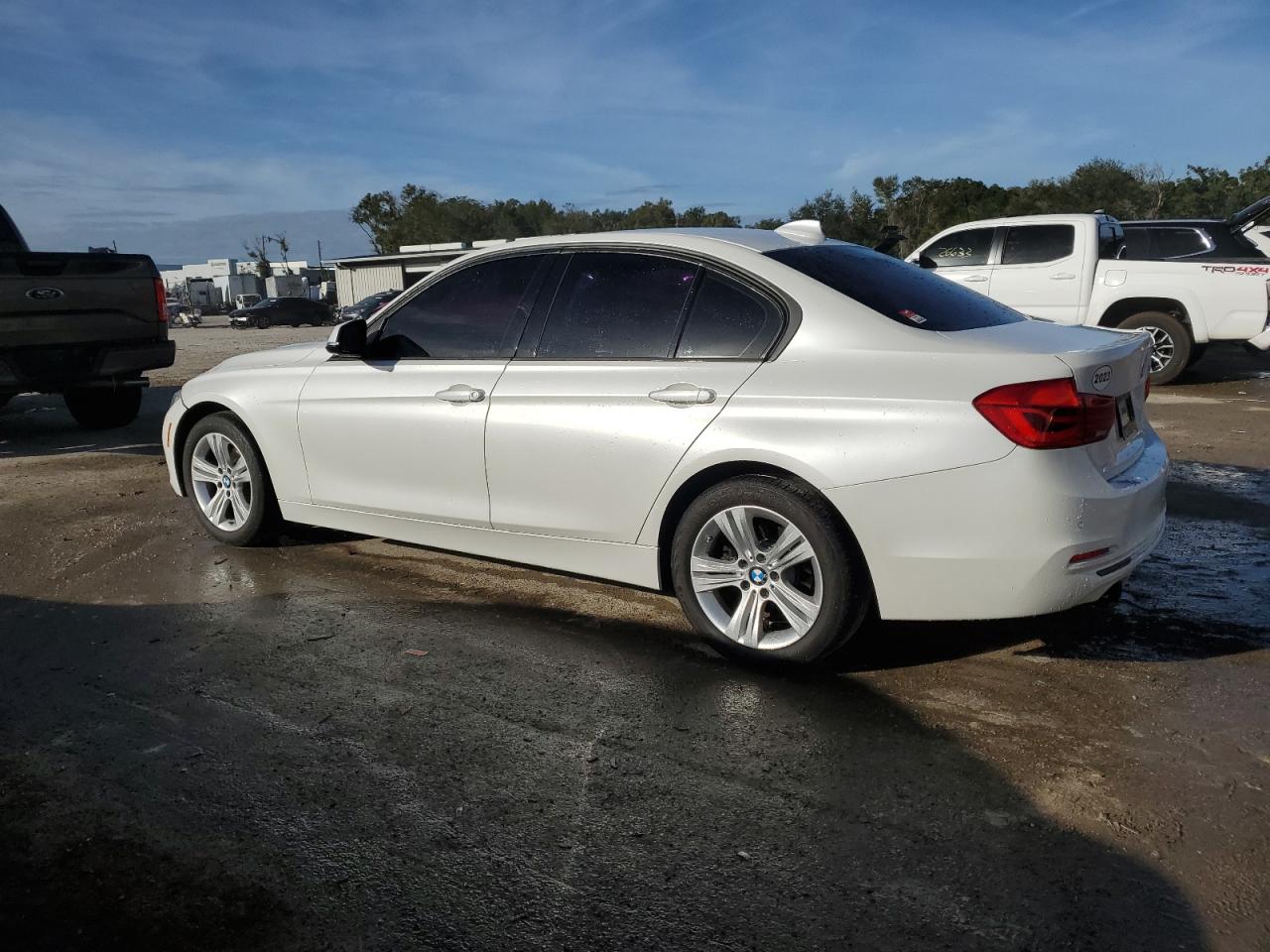 Obraz 2 z 2016 BMW 328 I SULEV 2016 z VIN WBA8E9G50GNT84527