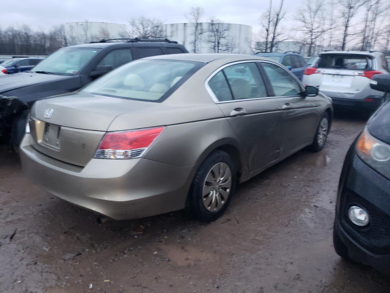 Изображение 3 2010 HONDA ACCORD LX 2010 с VIN 1HGCP2F39AA028527
