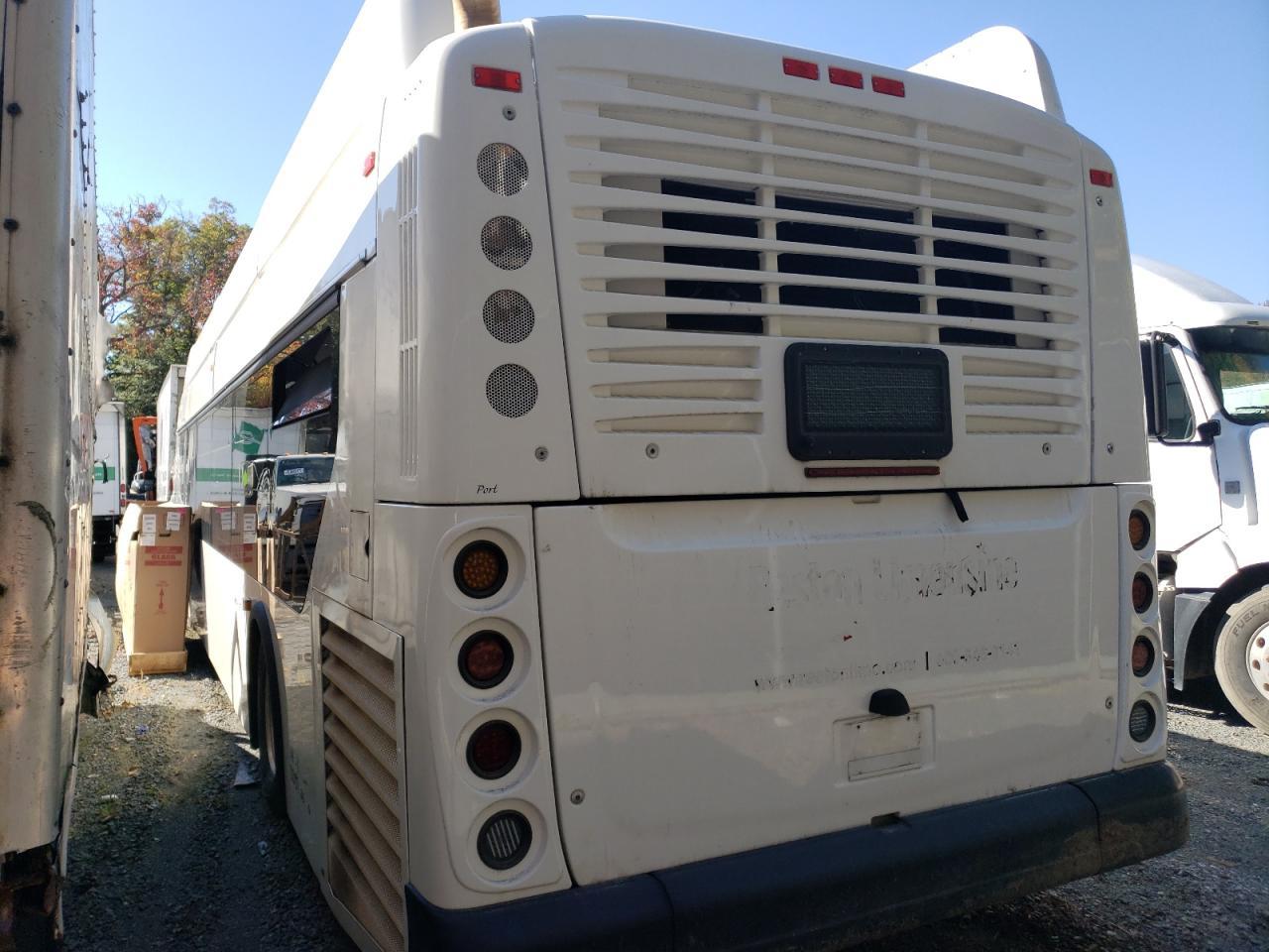 Image 3 of 2017 NEW FLYER XCELSIOR  2017 with VIN 5FYC8FB04HB052124