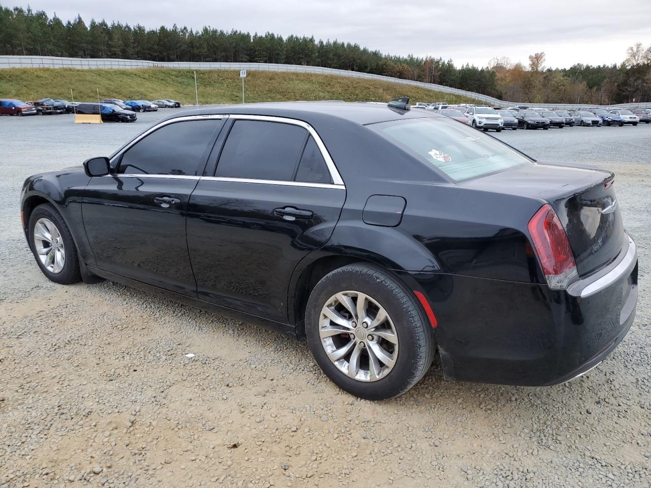 Изображение 2 2015 CHRYSLER 300 LIMITED 2015 с VIN 2C3CCAAG5FH755370