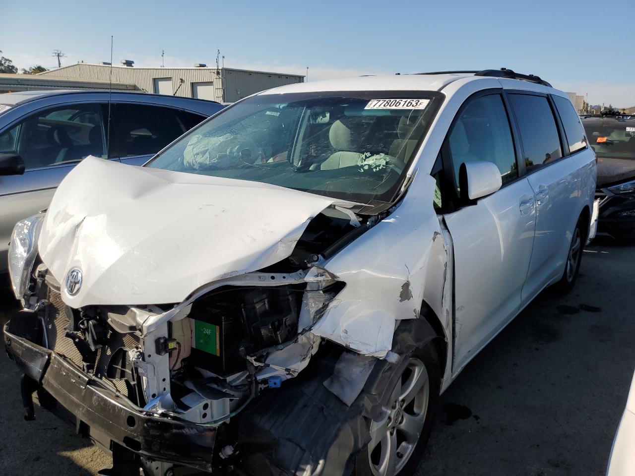 Obraz 1 z 2014 TOYOTA SIENNA LE 2014 z VIN 5TDKK3DC9ES483582