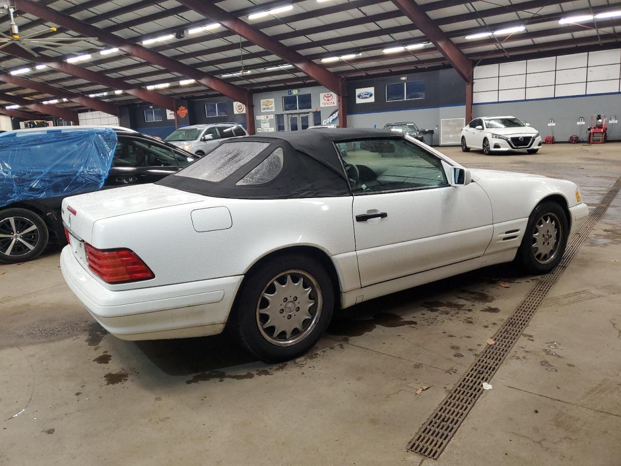Image 3 of 1997 MERCEDES-BENZ SL 320 1997 with VIN WDBFA63F7VF145615