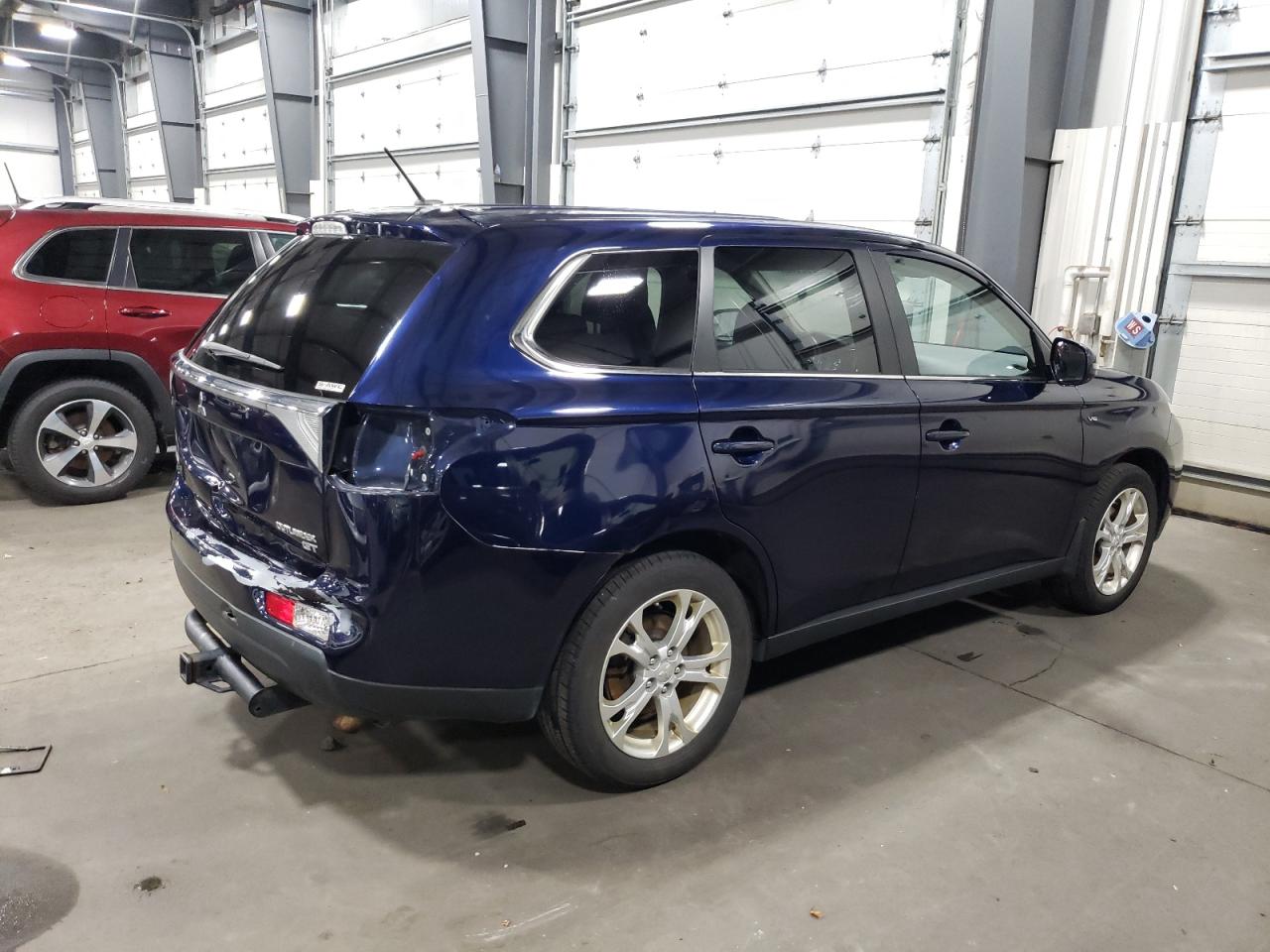 Image 3 of 2014 MITSUBISHI OUTLANDER GT 2014 with VIN JA4JZ4AX8EZ005621