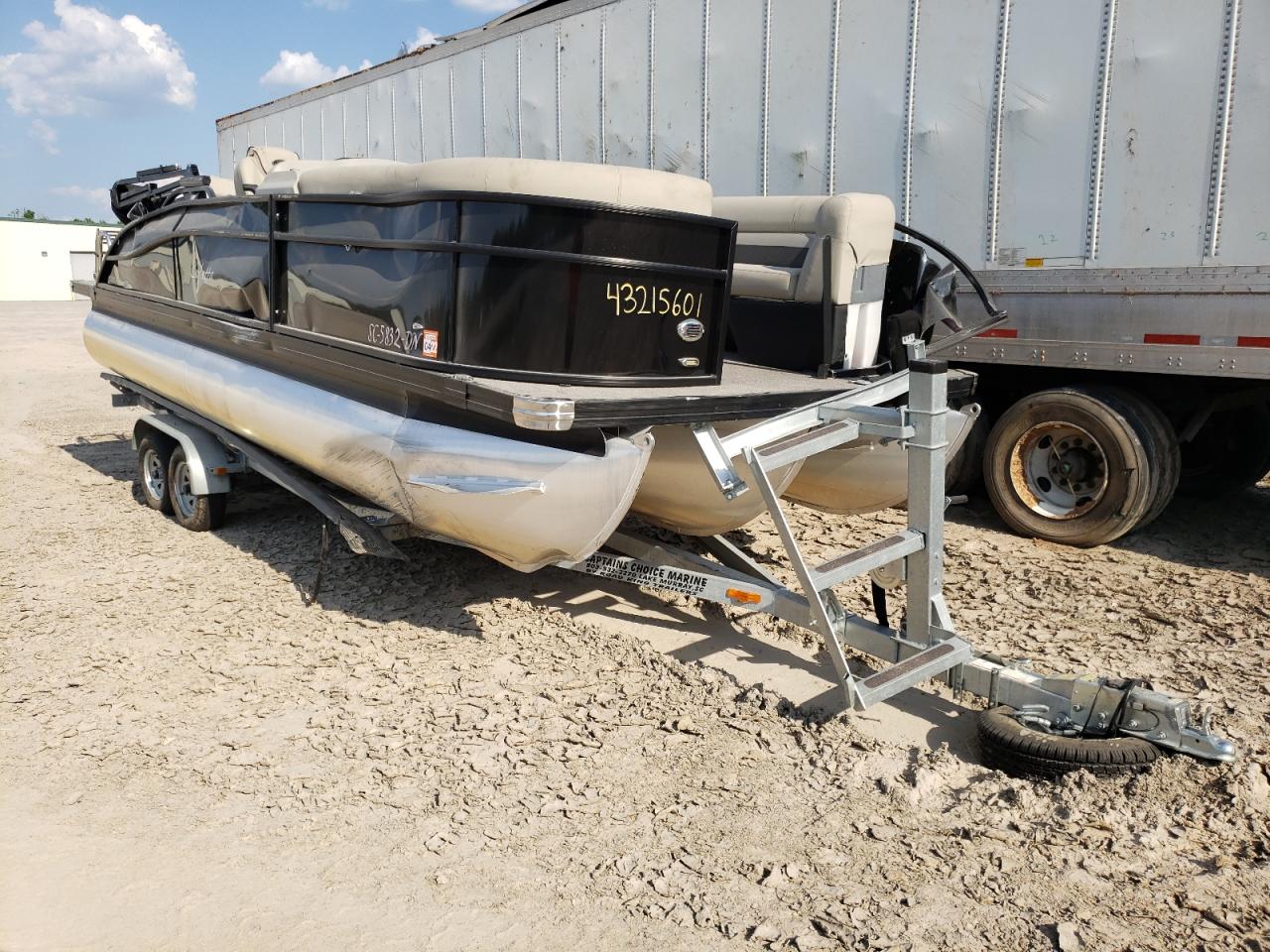 2020 BOAT PONTOON 2020 image