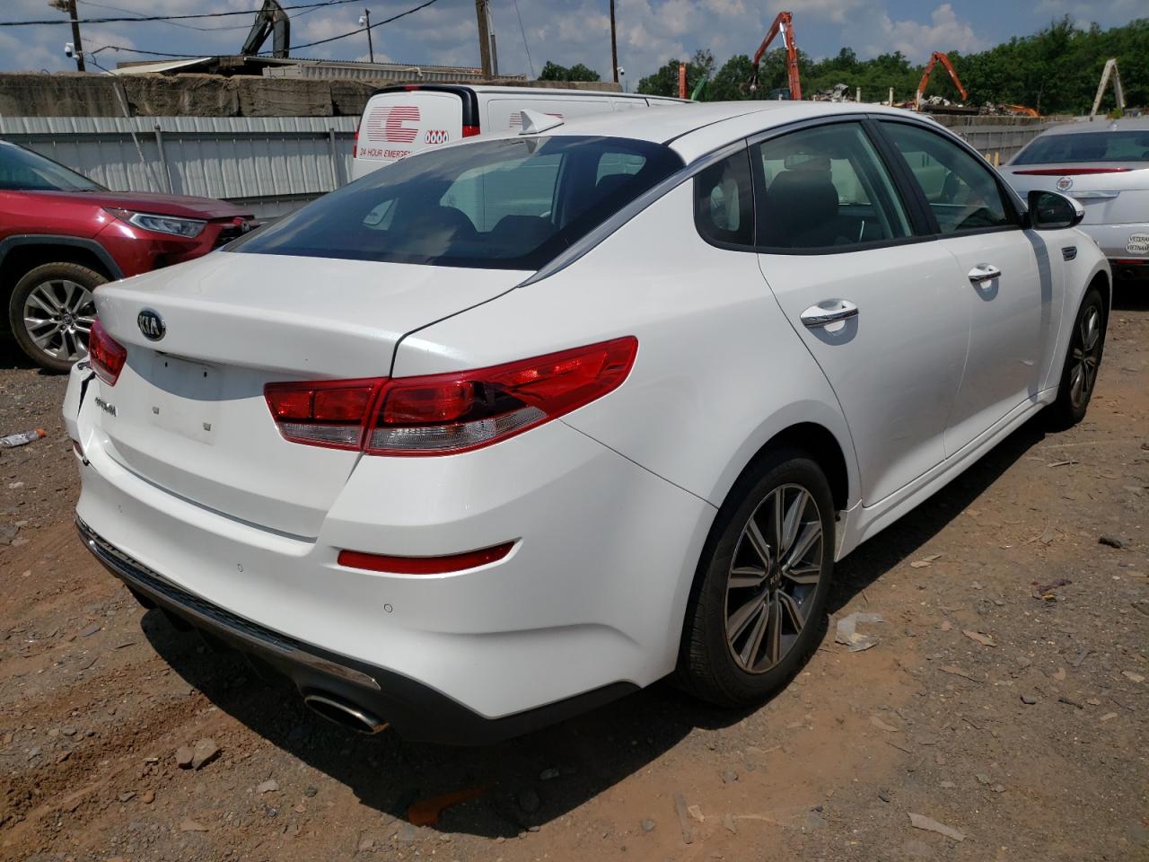 Image 3 of 2019 KIA OPTIMA LX 2019 with VIN 5XXGT4L39KG362638