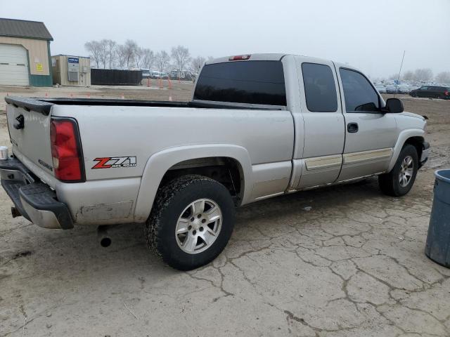 Obraz 3 z 2004 CHEVROLET SILVERADO K1500 2004 z VIN 1GCEK19T04Z138934