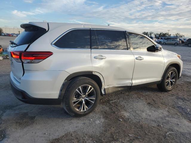 Image 3 of 2019 TOYOTA HIGHLANDER LE 2019 with VIN 5TDZZRFH5KS367202