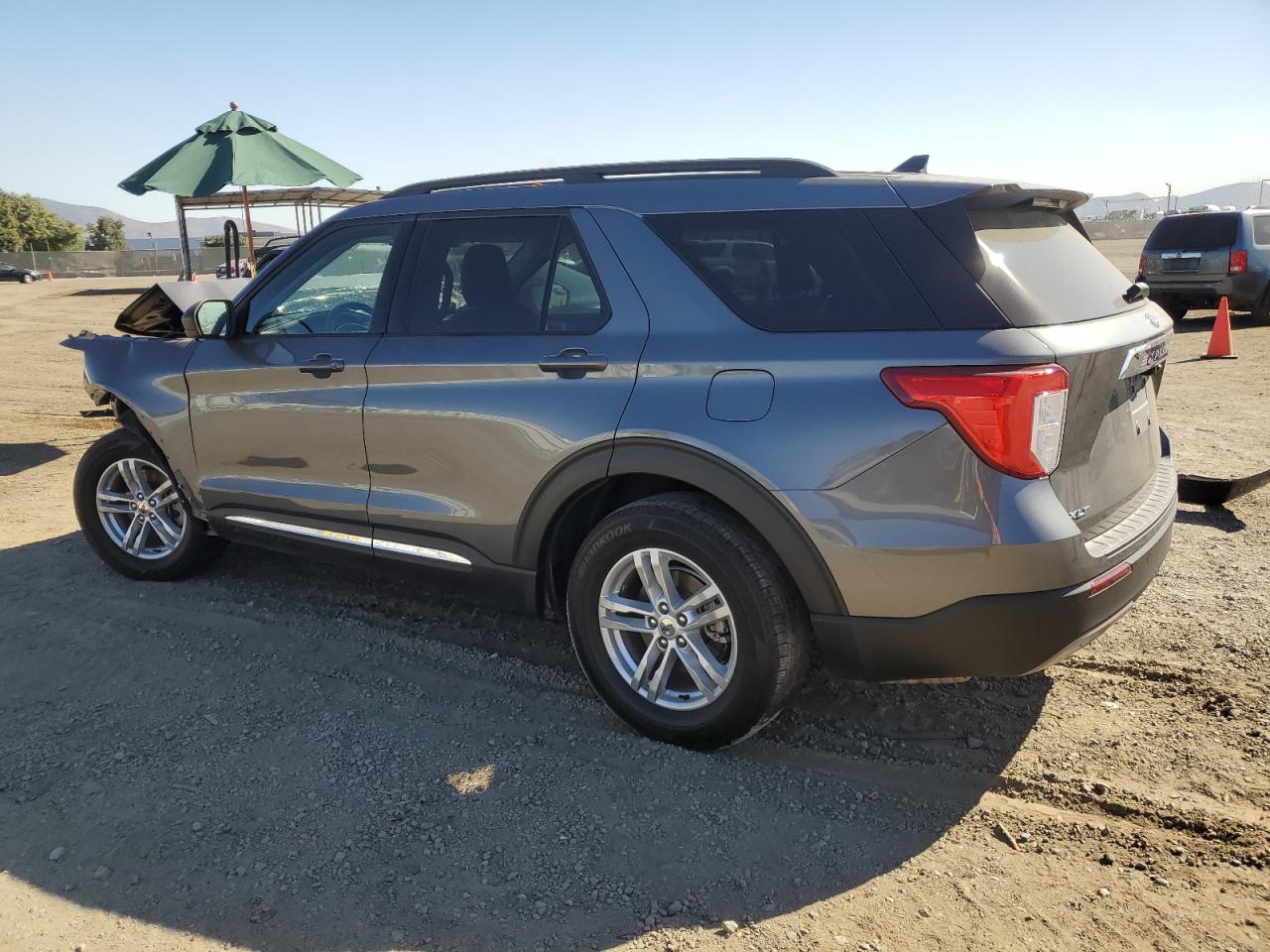 Изображение 2 2022 FORD EXPLORER XLT 2022 с VIN 1FMSK7DH8NGA75857