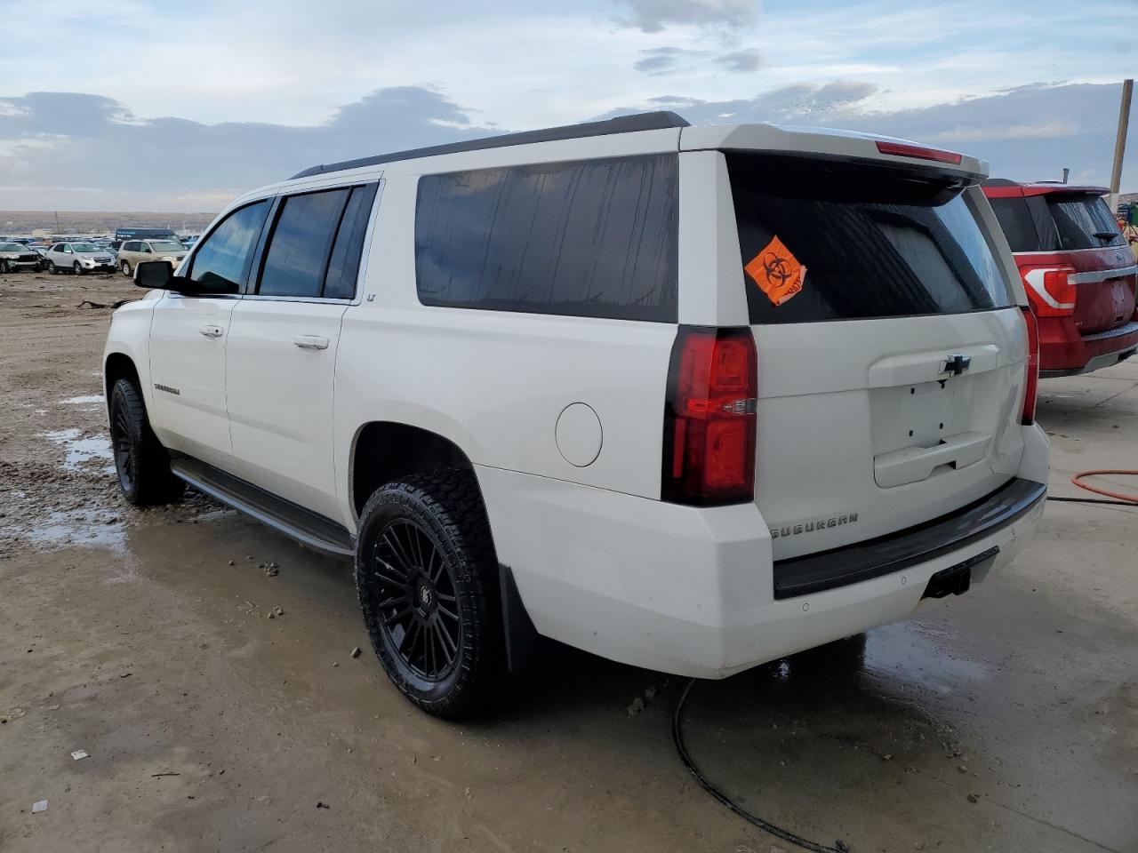 Изображение 2 2015 CHEVROLET SUBURBAN K1500 LT 2015 с VIN 1GNSKJKCXFR634248