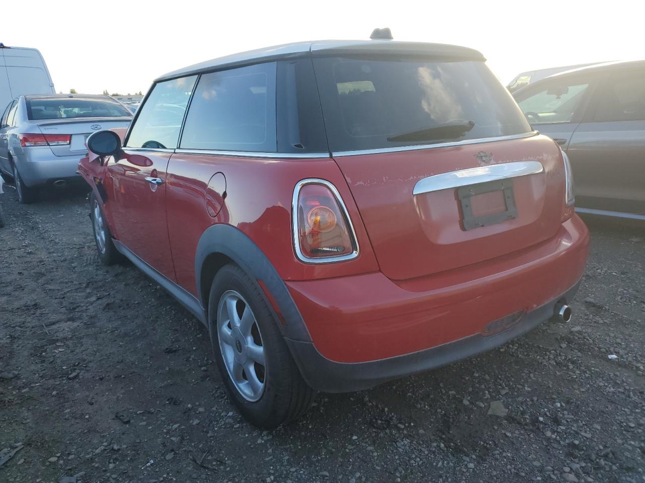 Obraz 2 z 2008 MINI COOPER  2008 z VIN WMWMF33538TT59973