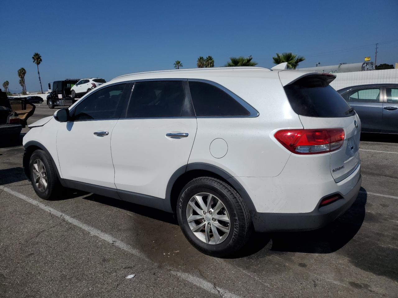 Изображение 2 2017 KIA SORENTO LX 2017 с VIN 5XYPG4A36HG199913