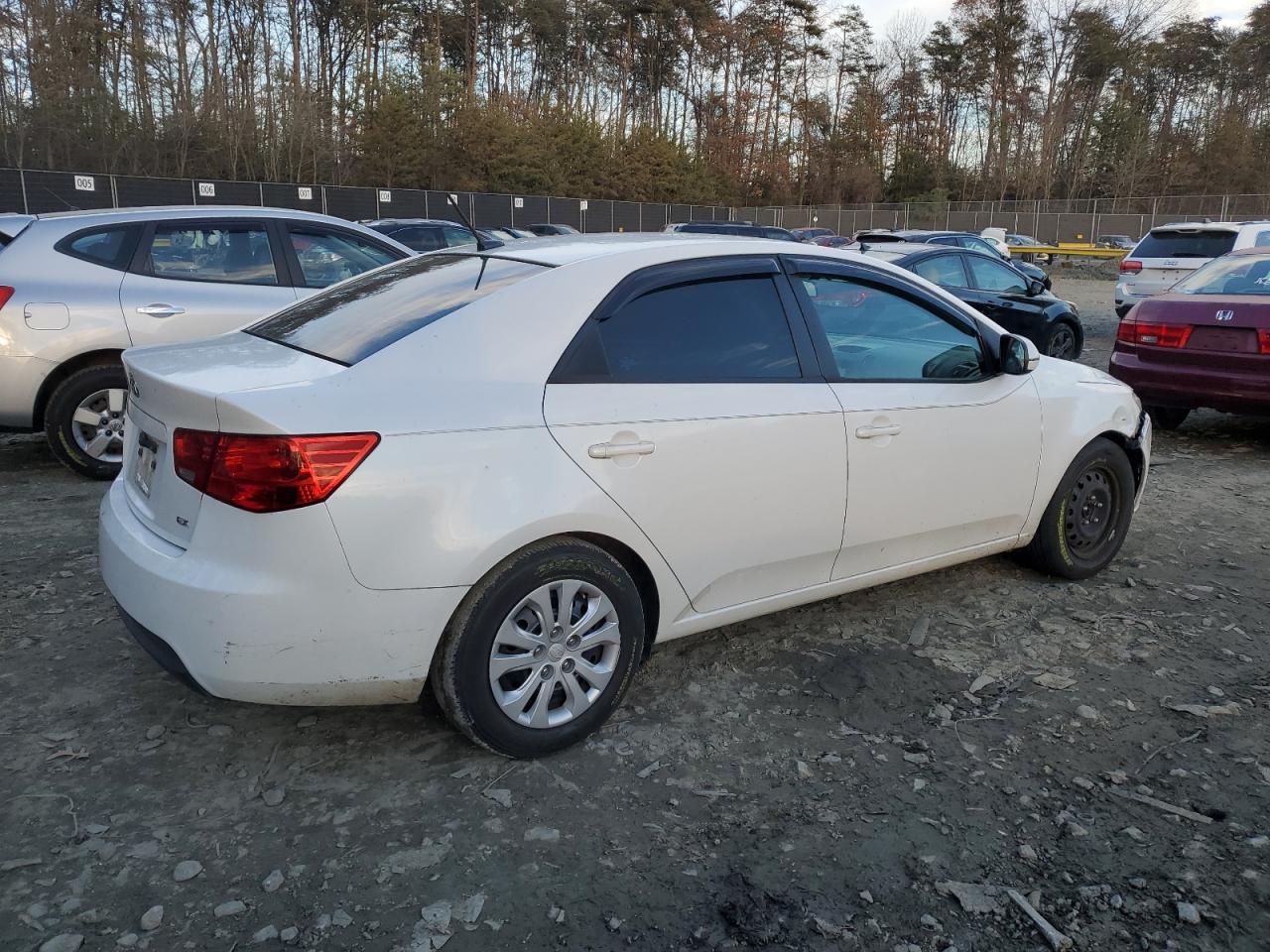 Изображение 3 2011 KIA FORTE EX 2011 с VIN KNAFU4A28B5354647