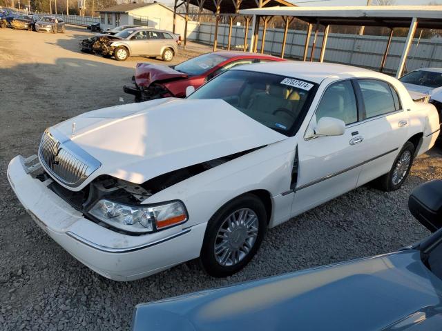Image 1 of 2008 LINCOLN TOWN CAR SIGNATURE LIMITED 2008 with VIN 2LNHM82V18X657669
