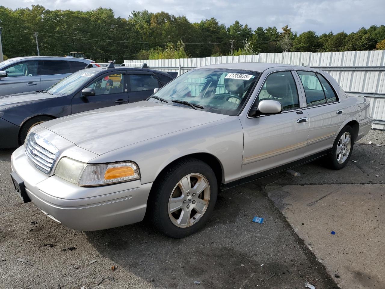 Image 1 of 2011 FORD CROWN VICTORIA LX 2011 with VIN 2FABP7EVXBX170796