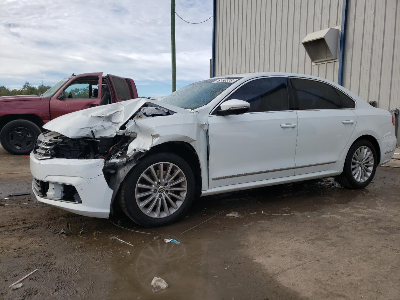 Image 1 of 2016 VOLKSWAGEN PASSAT SE 2016 with VIN 1VWBT7A32GC030513