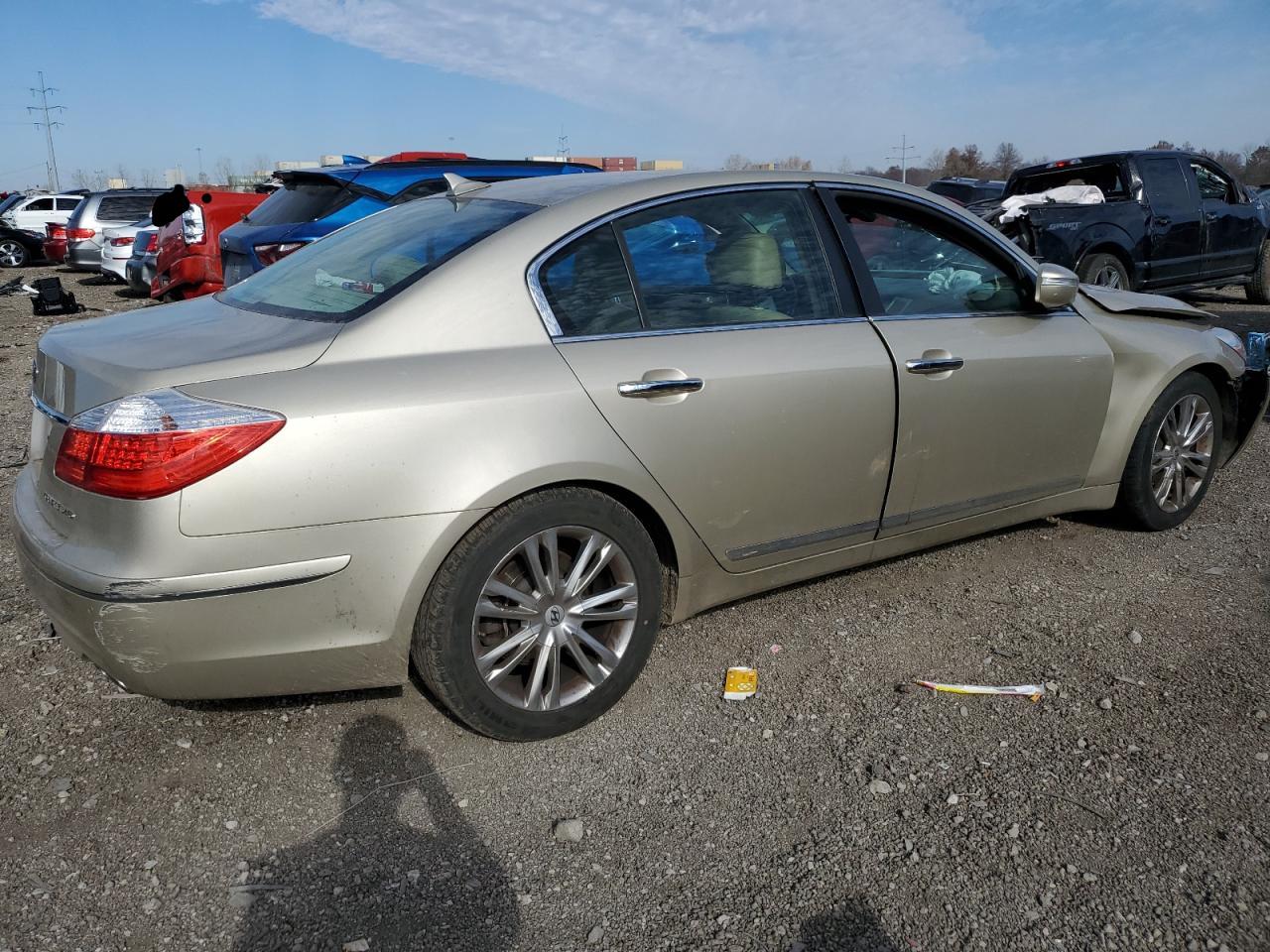 Image 3 of 2010 HYUNDAI GENESIS 4.6L 2010 with VIN KMHGC4DF8AU096011