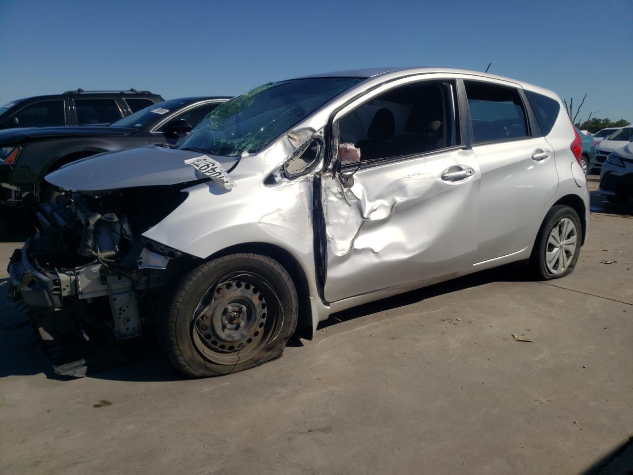 Image 1 of 2018 NISSAN VERSA NOTE S 2018 with VIN 3N1CE2CP1JL355396
