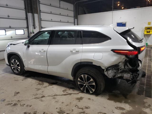 Image 2 of 2022 TOYOTA HIGHLANDER XLE 2022 with VIN 5TDGZRBHXNS242651